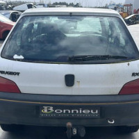 Vehicule-PEUGEOT-106-PHASE-2-1997-252b0b7c84693e6d8c537c03ff117181f1ff5551cc6f5148eb33575ffaff7c05_mtn.jpg