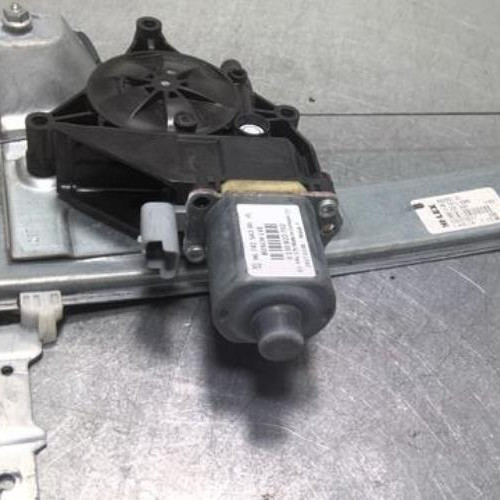 Moteur leve vitre avant droit