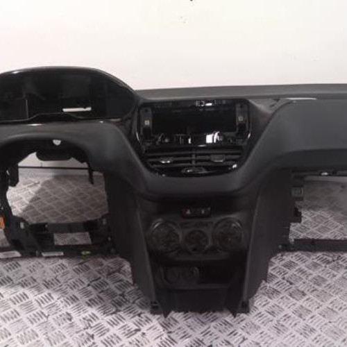 Vehicule-PEUGEOT-208-1-PHASE-2-2017-766745a60d91cc2e38b98b3c7310fef775cbe99b91abe2262e6e3e1d7e9ad063_mtn.jpg