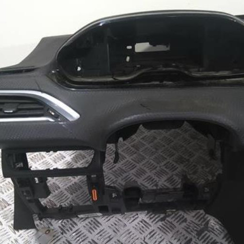 Vehicule-PEUGEOT-208-1-PHASE-2-2017-d76bb9359c1c8d39fc30f6db9cacafd560cafefab4ad76bc65c8ed1fa52903ee_mtn.jpg