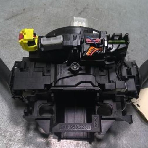 Vehicule-VOLKSWAGEN-GOLF-6-2011-189719f5e3782190150518ea843b4e56864ccf8652b1db89c69f1733c19870aa_mtn.jpg