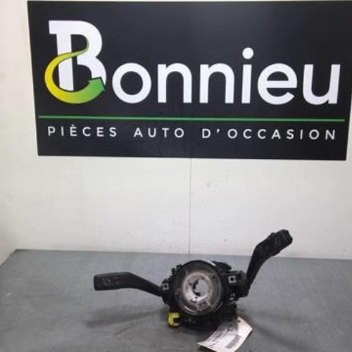 Vehicule-VOLKSWAGEN-GOLF-6-2011-33e122d9f390caebc64000dddff6aecd127db7eb32f5b3865a4183e93221ac6b_mtn.jpg