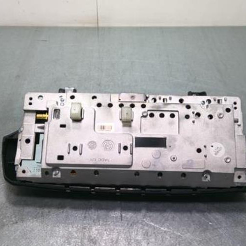 Vehicule-BMW-SERIE-1-E87-PHASE-2-2010-2e814cfdadb18acfa12e8ff8542a9291fd0d910b0312df1b0dd46eb6acd2f7cc_mtn.jpg