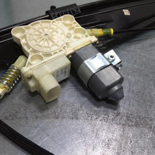 Moteur leve vitre avant droit