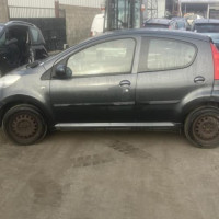 Vehicule-PEUGEOT-107-PHASE-2-2011-8f9bba7c4346dfb88551a7b6a5a48579ddd859e7d030296d5caeafa21bc59de5_mtn.jpg