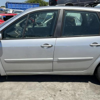 Vehicule-RENAULT-2008-69ee4c74c49714fca5f2b4ce735f18bc96458e188de20461bcd241d9057d06e9_mtn.jpg