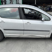 Vehicule-PEUGEOT-307-PHASE-1-2004-ee9be7d9fdef75836a35d28c2ede8670e7db5e2807b976ad4acada208215f8cc_mtn.jpg