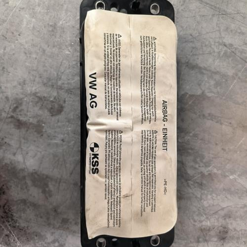 68833083-38ab633b-d9d6-4e1c-9279-ab953e8b9fe0-Piece-Air-bag-passager-8V0880204M-AUDI-A3-3-SPORTBACK-PHASE-1-fe90b5357a7e8e51b5c47902c04096e84e8556cd4e64fd69579c7f85319ca78f_m.jpg