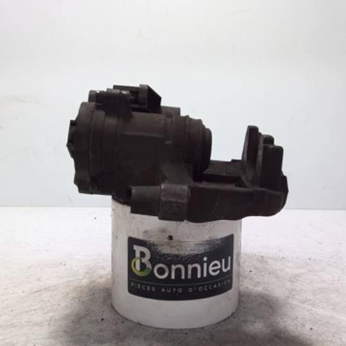 68833368-b26999c3-e101-4fc8-a58f-ae36e2a9ba6c-Piece-68833368-Etrier-arriere-droit-8V0615424D-AUDI-A3-3-SPORTBACK-PHASE-1-20-TDI-16V-TURBO-ec0be4d3b9e648ce366d58e8b7f751f95c64c245198bc9bd8c791c58701203d8_m.jpg
