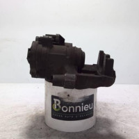 68833368-b26999c3-e101-4fc8-a58f-ae36e2a9ba6c-Piece-68833368-Etrier-arriere-droit-8V0615424D-AUDI-A3-3-SPORTBACK-PHASE-1-20-TDI-16V-TURBO-ec0be4d3b9e648ce366d58e8b7f751f95c64c245198bc9bd8c791c58701203d8_m.jpg