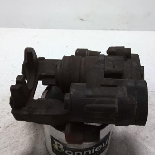 68833368-de307c53-33cd-49ff-8857-c5a7675ccca7-Piece-68833368-Etrier-arriere-droit-8V0615424D-AUDI-A3-3-SPORTBACK-PHASE-1-20-TDI-16V-TURBO-f9773bd1a88c1f0d32d096147ebb31227d57e8c7d01251e04b2f6f974937a4ef_m.jpg