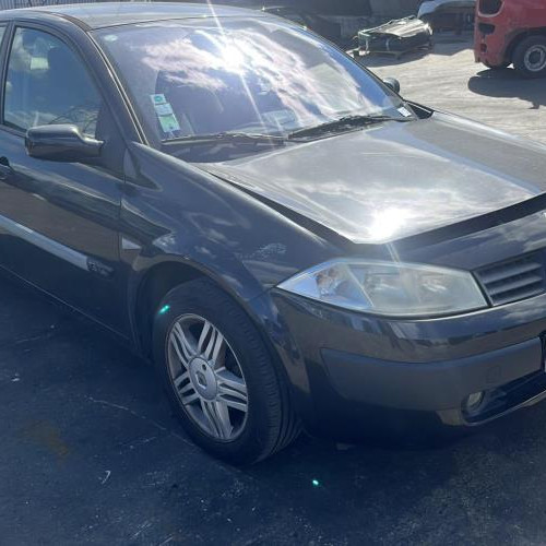 Vehicule-RENAULT-MEGANE-2-PHASE-1-2003-d8ae4d34168f6ed2fdfc4833465ae43f4a94b45e863a2a5564974d5315570ec2_mtn.jpg
