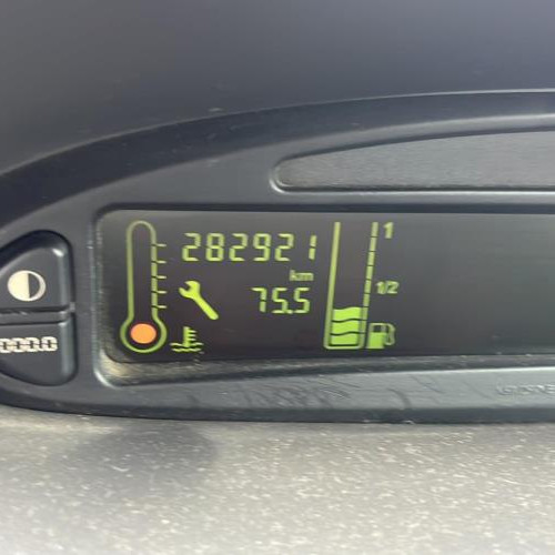Vehicule-CITROEN-XSARA-PICASSO-PHASE-1-2000-f9f2a1b2d13a10d8abea252e611b8abe016c6c6c42c580e06258483ee8fc5b4c_mtn.jpg