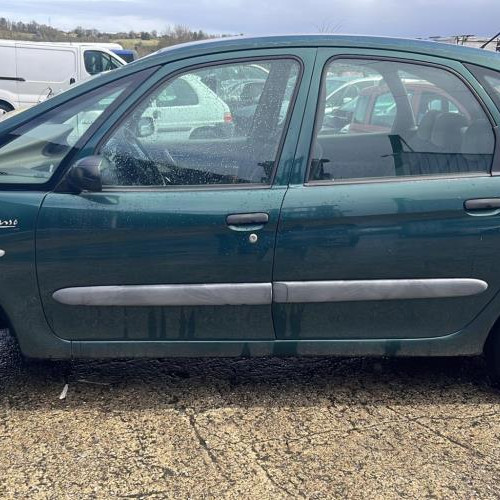 Vehicule-CITROEN-XSARA-PICASSO-PHASE-1-2000-8ed2bb25800b01912271a658b702f9aefbe286ba7cad5173dc63ebe0e8566e89_mtn.jpg