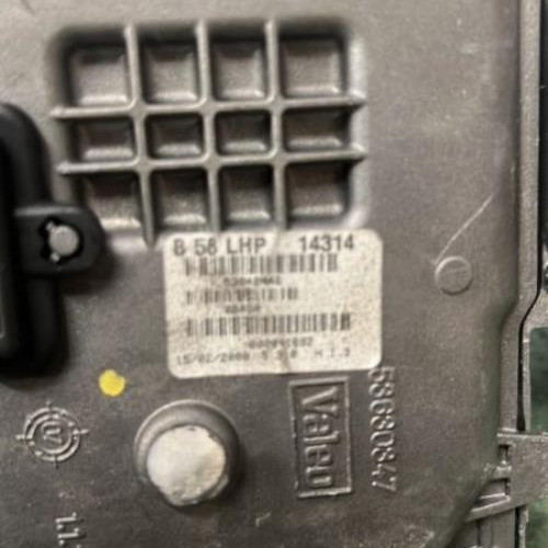 Piece-Moteur-essuie-glace-avant-droit-CITROEN-C4-PICASSO-1-58761e2ca81957125de563eba7a17938e71e6ad264d30bead224333dfc65194c_mtn.jpg