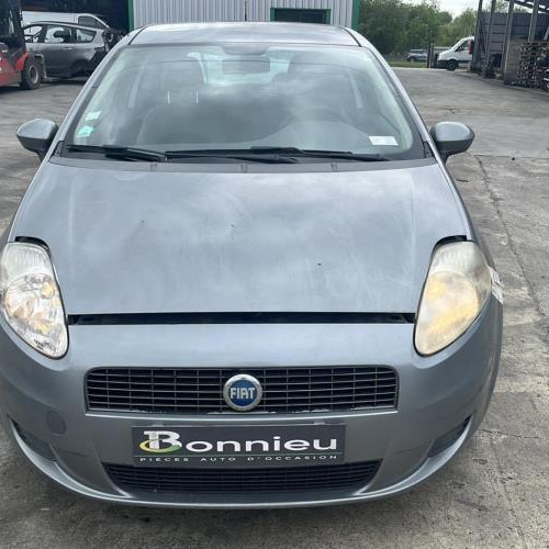 Vehicule-FIAT-GRANDE-PUNTO-2006-79e10d23fefb9fe6be9f40e2b06d385499db9cff1c8333459db0133af0afdaa6_mtn.jpg