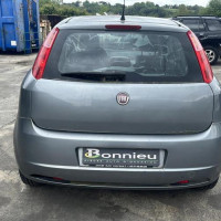 Vehicule-FIAT-GRANDE-PUNTO-2006-dfbe7279478b24e631781625ac2d38f750e8b4b53802fbee4e9805adec1f5dbf_mtn.jpg