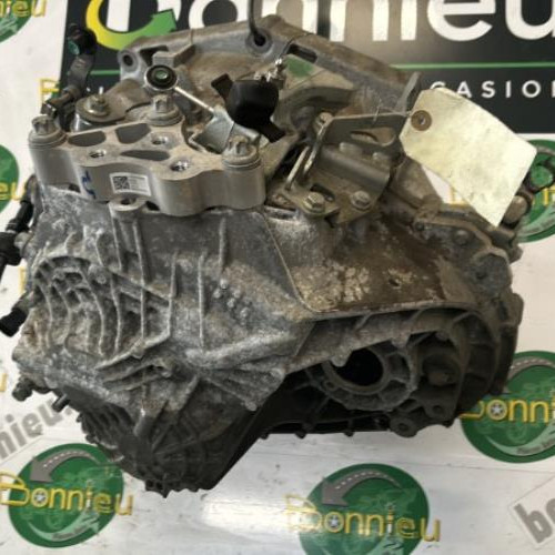 70586187-0548831a-8ba4-411e-b346-663efb95033a-Piece-Boite-de-vitesses-JEEP-COMPASS-2-PHASE-1-11e1126f45266f76562829165f3c8c272ac6fd46d2a97e58cb77d63a50e9d76f_m.jpg