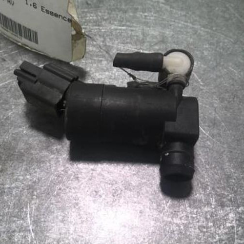 71034513-281bf9a3-ab3b-40e5-9c0f-379d6e63bc34-Piece-71034513-Pompe-lave-glace-avant-1355124-FORD-FOCUS-2-PHASE-1-16-TI-16V-b03d2b98ad5f4a1724d4e8b8bdce2869844c524b94fab45614bee8f19b88c80b_m.jpg