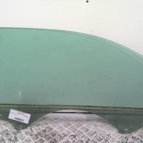 Vitre avant gauche