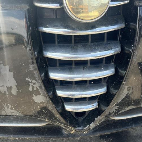 Vehicule-ALFA-ROMEO-147-PHASE-1-2004-48c7aa611c836d23b255645bcaf6edab546fddce0ead7941e3d400cc8f637d66_mtn.jpg