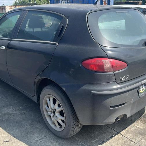 Vehicule-ALFA-ROMEO-147-PHASE-1-2004-76d3663803c5c6ae2e8ecb7ecbb18a81f23b8c4242c6b20ec132600f1111ae8b_mtn.jpg