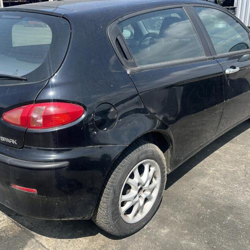 Vehicule-ALFA-ROMEO-147-PHASE-1-2004-de08cf14be71eb70736ed14292efb1f74eebd507f3653ff5fa07e6cf3d4dc31b_mtn.jpg