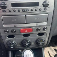Vehicule-ALFA-ROMEO-147-PHASE-1-2004-a0663578e532903f78e4029c0ad0f0b113b30f363dd8c98431488b0a9c59c21d_mtn.jpg