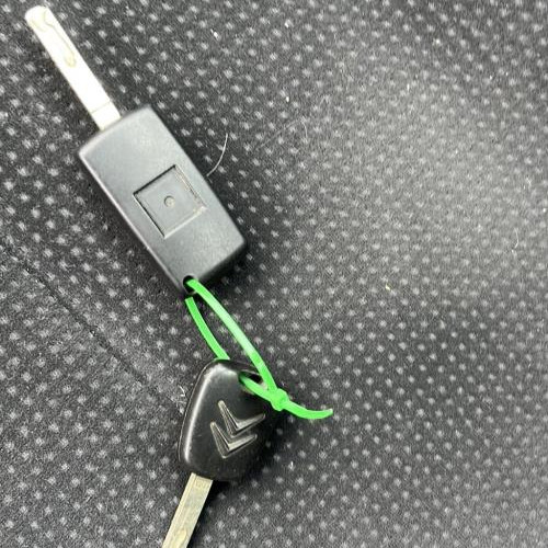Vehicule-CITROEN-C4-1-PHASE-1-2006-366fe7b5852ca952309670d55f8539c07c244b897d7fbb2fea273636a70f9f5a_mtn.jpg