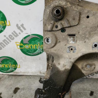 Piece-Berceau-avant-8200766078-RENAULT-CLIO-3-PHASE-2-1b353f81eb371a2b0dc598f946150e7c4fcc49a1f53bf6116b274fce6907e178_mtn.jpg