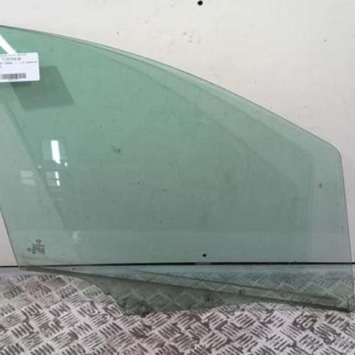 71575432-6e8d36a5-34da-4361-8e6b-b03a4fae8dd1-Piece-71575432-Vitre-avant-droit-9202H3-PEUGEOT-207-PHASE-1-14i-8V-0aa4c5edd4f171d32d06d38dab4e3dffb2445a868a8389a342ddf5bdd2c8c895_m.jpg