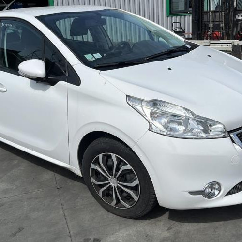 Vehicule-PEUGEOT-208-1-PHASE-2-2015-9ee1db3d188b84e83a66863ac655c86c1d13268d39525dbc69d41dd8a38504a9_mtn.jpg