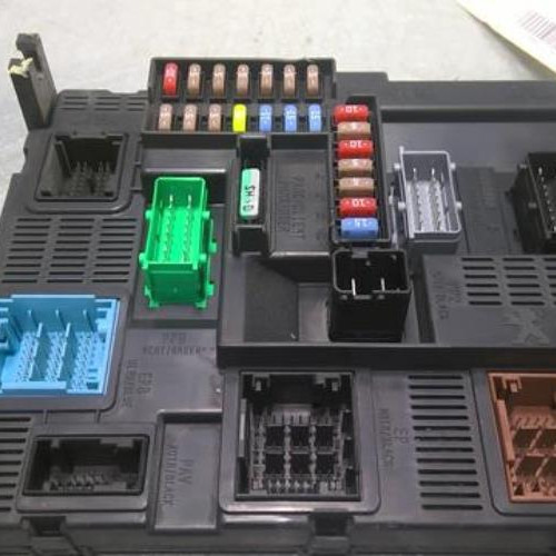 71627856-e4abf38b-a0ac-4c8e-b22e-74797327ffcb-Piece-71627856-Boitier-servitude-moteur-PEUGEOT-208-1-PHASE-2-12-VTI-12V-274c67ece5fe4352708439013eece050e3e5b169553dbb43f582f84e620e0eb6_m.jpg