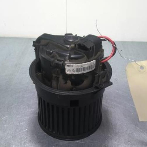 71633236-979797f6-9321-4168-8e24-a2e3e07f2c8d-Piece-71633236-Ventilateur-chauffage-1608182080-PEUGEOT-208-1-PHASE-2-16-BLUE-HDI-8V-TURBO-e6d490aae621ac9f259e35ff0a742a0566f96acedaf51ed7ebd78bd82b022dd9_m.jpg