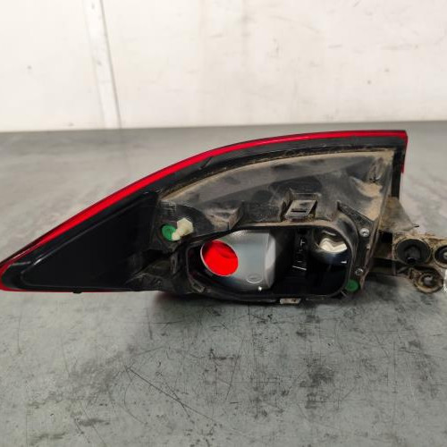 71641974-0d577007-7754-4dbf-887c-d12e134255d7-Piece-Feu-arriere-principal-droit-feux-265502631R-RENAULT-CLIO-4-PHASE-1-66a6d2c25446b78ef46780d0f3e170580c8ef6d699d830ae6a63ca78c8444646_m.jpg