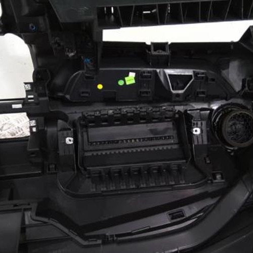 71642173-022ae2c5-2046-40bf-bf65-9b198ab36bbf-Piece-71642173-Planche-de-bord-complete-681002397R-RENAULT-CLIO-4-PHASE-1-15-DCI-8V-TURBO-40cc3ffc155ec2d21506546ecd971723ae6f30caa8827b34f93f063d124dd636_m.jpg
