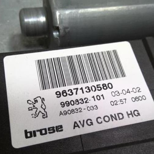 71792236-8b76c0fd-ee95-4dc1-a77b-40572ef32720-Piece-71792236-Moteur-leve-vitre-avant-gauche-9221N3-PEUGEOT-307-PHASE-1-20-HDI-8V-TURBO-0a2bb6da10f813caaaaaf3edef6741e1247b0c3dfe796136e2d7ef5c90d523dd_m.jpg