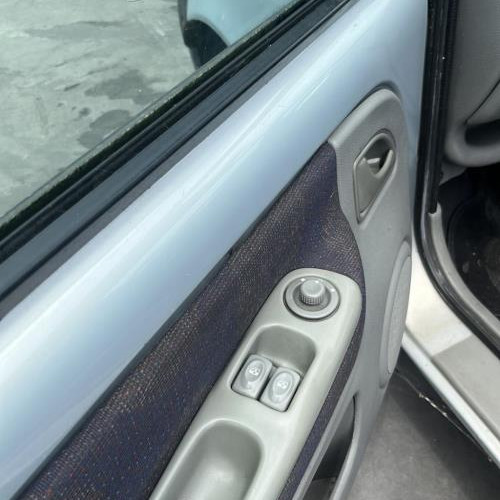 Vehicule-RENAULT-TWINGO-1-PHASE-3-2002-5d3d033379bbaa79330d6f0f3be7765d93bb1f0814ec8f3b88a8375cd2a46789_mtn.jpg