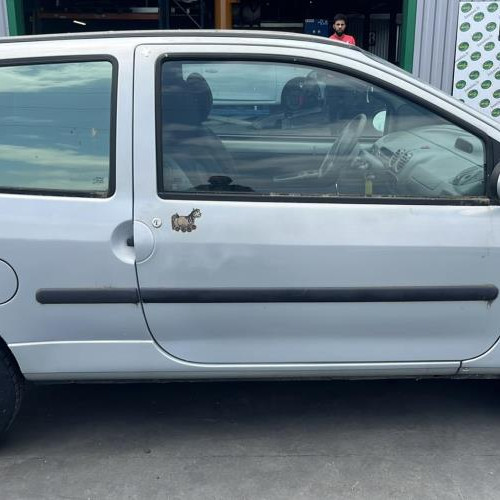 Vehicule-RENAULT-TWINGO-1-PHASE-3-2002-366e08c71db5d37df8e86fb6bff79377de887175d1917b083dce8ce705acba25_mtn.jpg