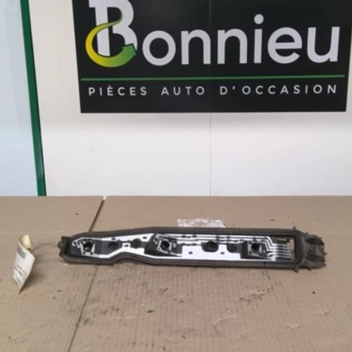 Piece-7220288-Platine-feu-arriere-droit-OPEL-CORSA-C-PHASE-1-Diesel-0955a01804979ce735bd487df8d6023768e66c92445c5dbb31849c7264871cdf_mtn.jpg