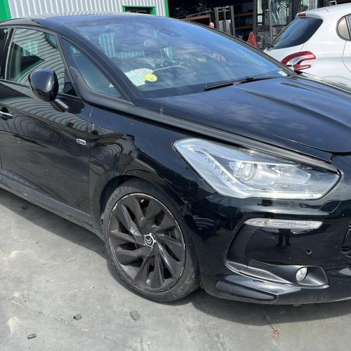 Vehicule-CITROEN-DS5-PHASE-1-2013-d9120b8beb008ceb701e1e23e2a1d859ebd0f03d63657dcff97c05a49d52d2f4_mtn.jpg