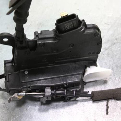 72887395-dd4d16d0-f81e-457d-87ce-78a96a66b0dc-Piece-72887395-Fermeture-centralisee-avant-gauche-805032387R-RENAULT-CLIO-5-15-BLUE-DCI-8V-TURBO-038be60e689fe7ea44cc79cbe88a89553f0fa5e95ccfcb2587f10472cbab7f7b_m.jpg