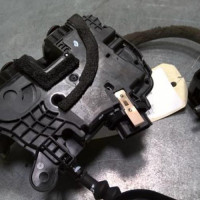72887395-9f9bff21-90a2-4be1-b0dc-7da84ef1cc2d-Piece-72887395-Fermeture-centralisee-avant-gauche-805032387R-RENAULT-CLIO-5-15-BLUE-DCI-8V-TURBO-a77dfa0ce2973e3f916378777baf30fc2ff57c8b942d25250c212c7ebe149d62_m.jpg