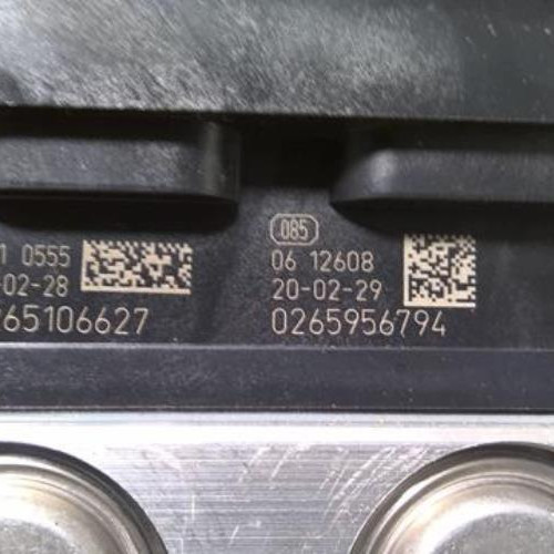 72887470-455094a5-5b82-4254-a172-d49e3b9e119a-Piece-72887470-Bloc-ABS-476605503R-RENAULT-CLIO-5-15-BLUE-DCI-8V-TURBO-0ad7ff958252e3889d93c13a1f96521959ffe873466dbe48143e1bf19583a02a_m.jpg