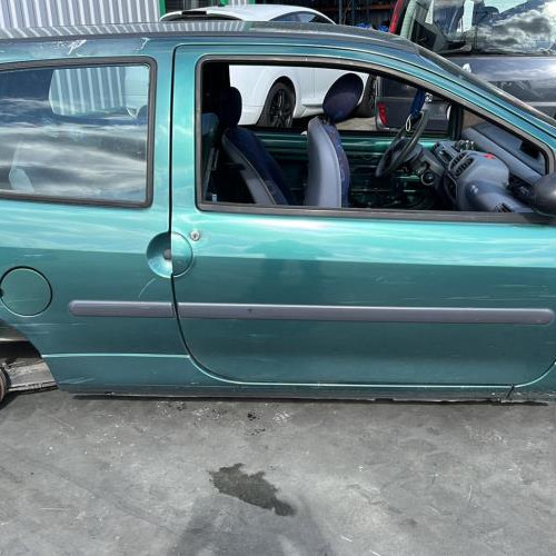 Vehicule-RENAULT-TWINGO-1-PHASE-1-1995-0d668f45563cd165f8b36c1053e81745d1b2b6180e471ab36db14049091097c6_mtn.jpg