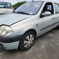 Vehicule-RENAULT-CLIO-2-PHASE-1-2000-93d286bc084b7d89fee2090ef7c73a94f60d3954579e21c3432af7f447a27dbf_mtn.jpg