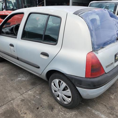Vehicule-RENAULT-CLIO-2-PHASE-1-2000-9b7ec4f6b830279811691aa7d59513d620a9d76fb97a2e6285a2224cf2405f49_mtn.jpg