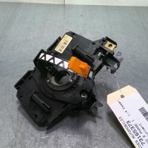 73165373-7ea9d067-76f6-48d8-8fcc-0f18adb266ea-Piece-73165373-Contacteur-tournant-7701045279-RENAULT-CLIO-2-PHASE-1-14i-16V-db13f1b6ff52aa665dbedbed7bf5d772415ab88a47558ee71d943962674e2a40_m.jpg