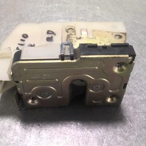 73165374-c1b9d910-6d8d-4889-b202-9a0060b2c9e5-Piece-73165374-Fermeture-non-centralisee-arriere-droit-RENAULT-CLIO-2-PHASE-1-14i-16V-80aaaf26958d7e98617ac9530d0d6fa6c5dd1cf77b312e42b1d19c636b7a4d3a_m.jpg