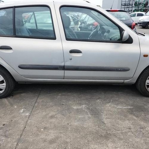 Vehicule-RENAULT-CLIO-2-PHASE-1-2000-005af75234eb8e51f8a525d772f81ae090e78a0b8679cf82d2f18d565c3c6dc9_mtn.jpg